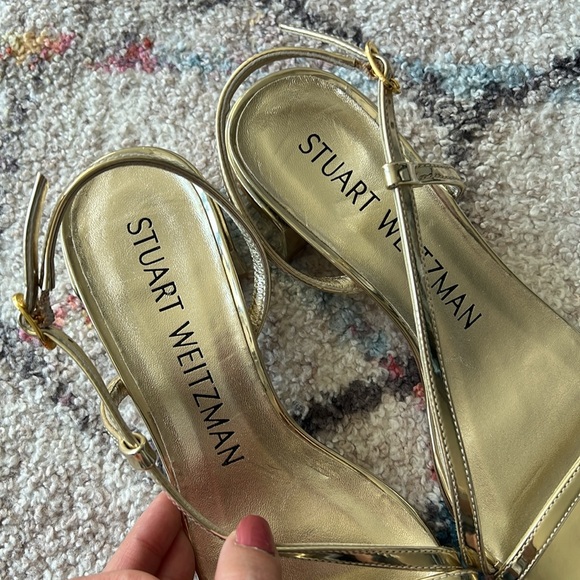 STUART WEITZMAN Soirée Metallic Gold Block Heels - 7 - Picture 5 of 10